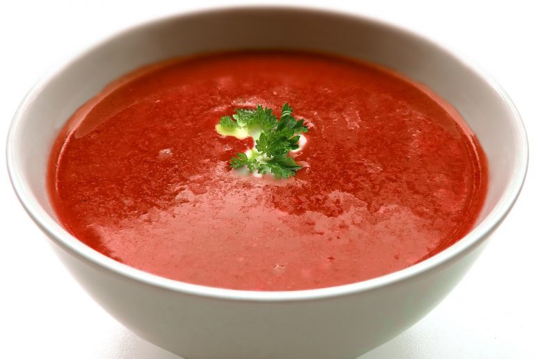 5 recetas con tomate de temporada fáciles y refrescantes (más una salsa infalible)