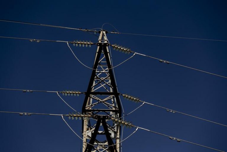 El precio de la luz sube un 12,4% este lunes, hasta 270,24 euros/MWh