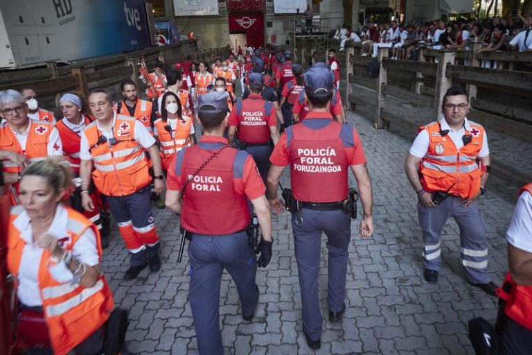 Detenido un hombre por estafar en 2017 con la venta de entradas para los toros y alquiler de balcones en San Fermín