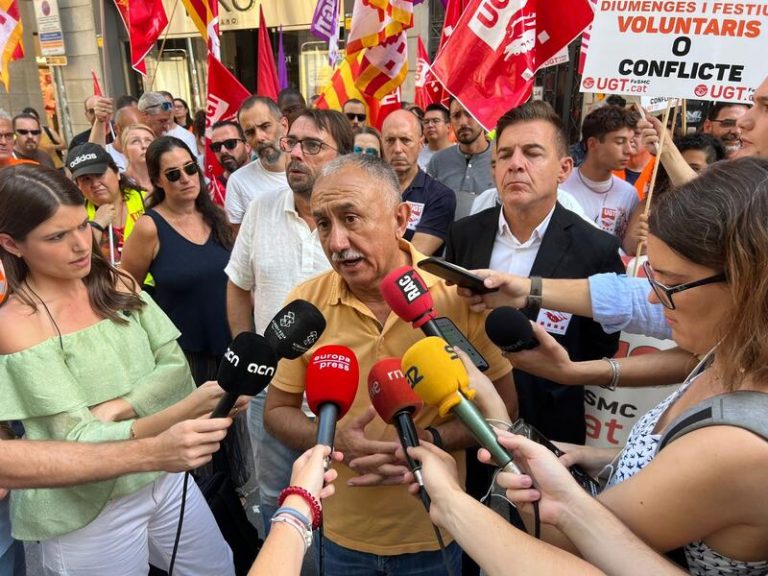 Álvarez (UGT) cree que el decreto de ahorro energético necesita 
