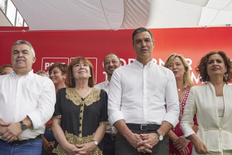 Sánchez se echa a la calle hasta final de año con 30 actos para comunicar la labor del Gobierno
