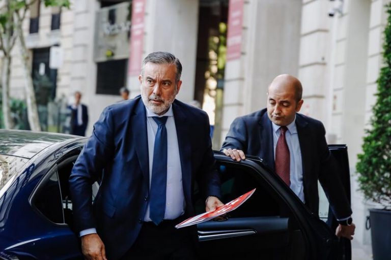 Enrique López critica las palabras de Morant sobre la descentralización del Estado: 