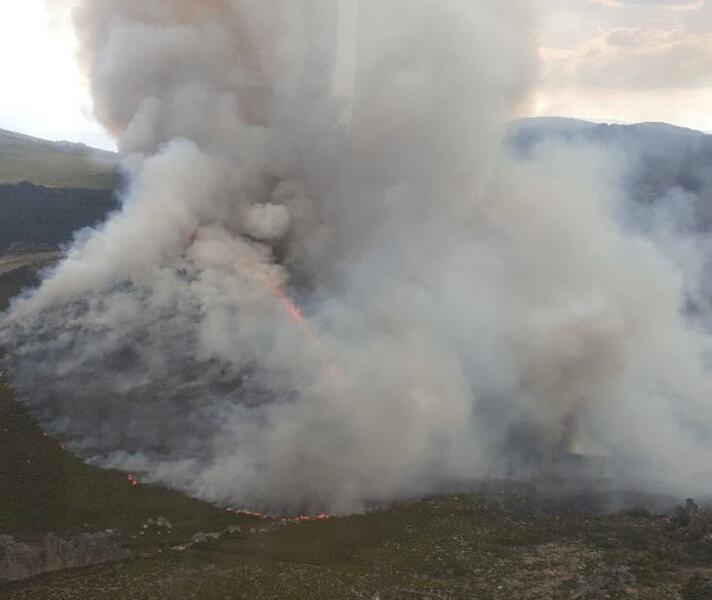 La Junta declara nivel 2 en el incendio del Campo de Tiro del Teleno, León, activo desde el pasado martes