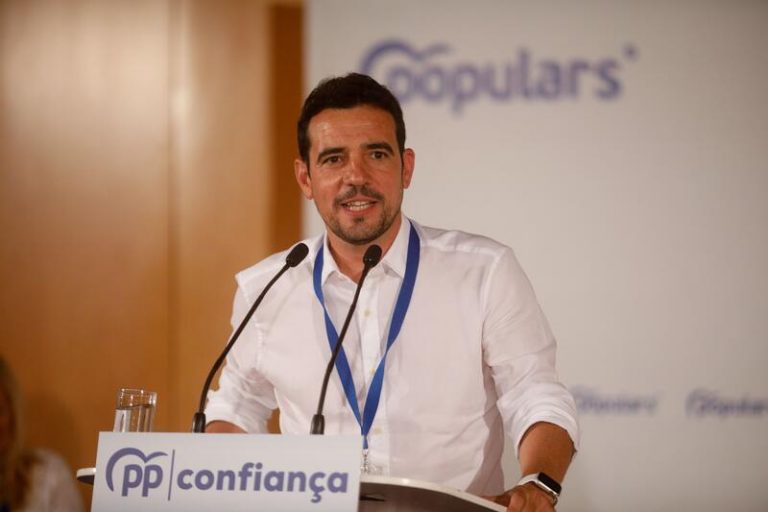 El PP catalán insiste en desbloquear el Parlament con una nueva presidencia y afea al Govern estar en disputas internas