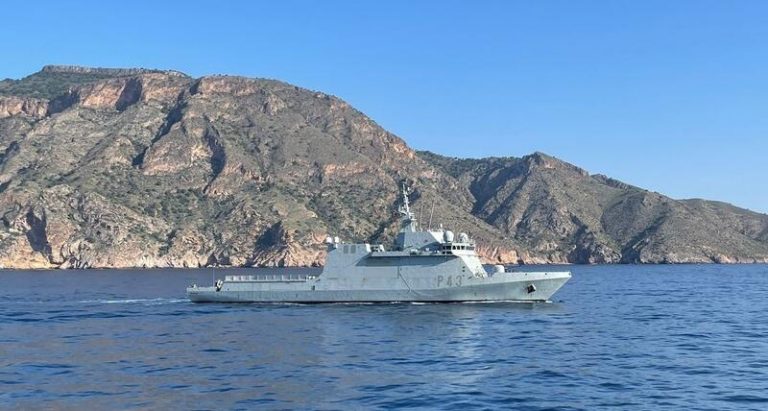 El buque de la Armada 'Relámpago' se incorpora a labores de vigilancia en el Golfo de Guinea