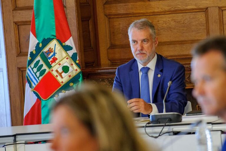 Gobierno Vasco respeta la decisión de la comisión de valoración de reconocer como víctimas a dos miembros de ETA