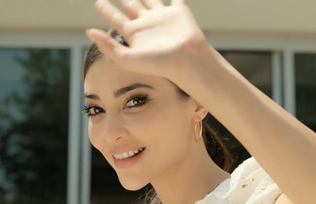 Conoce a fondo a Melike Ipek Yalova, la actriz que da vida a Müjgan en Tierra Amarga