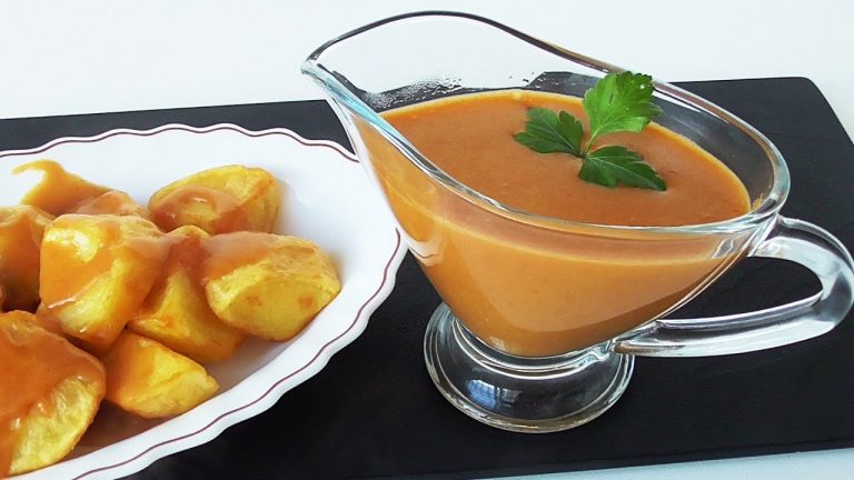 Así se prepara una salsa brava sin tomate