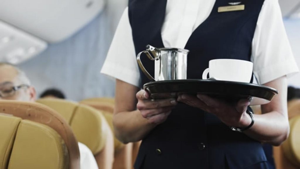 Nadie en la tripulación consume el agua del tanque