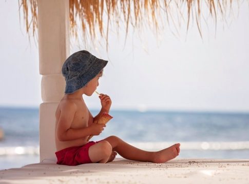 Niño, playa, verano, vacaciones, helado