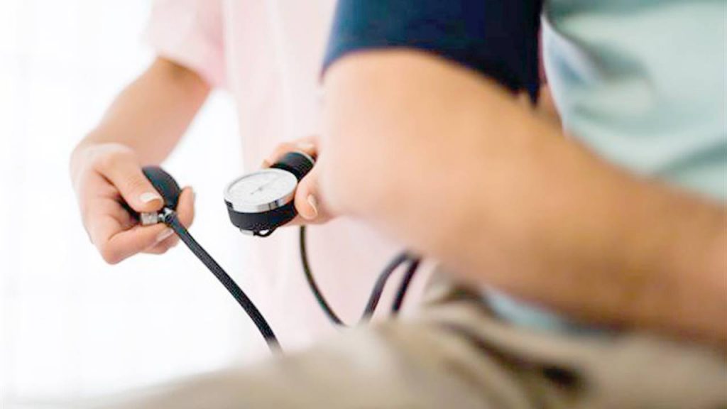 ¿Qué puede pasar si tienes hipertensión y tomas paracetamol?