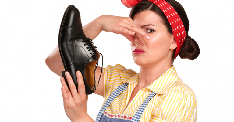 Trucos para eliminar el olor de los zapatos sin tener que lavarlos