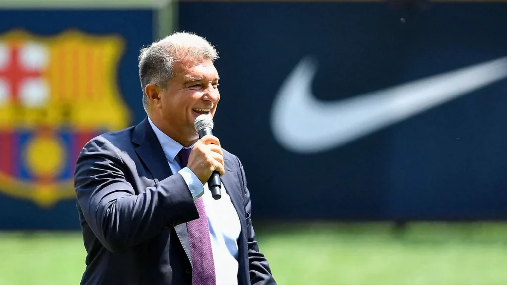 La urgencia de Laporta en donde no encuentra salida 