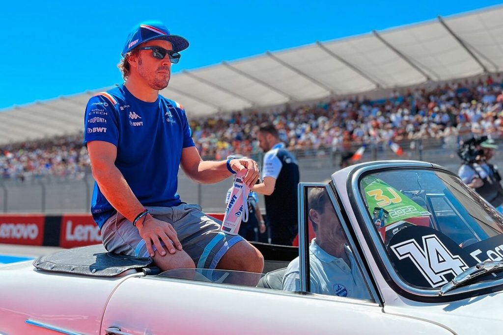 Otmar Szafnaurer le dice a Fernando Alonso "traicionero" 