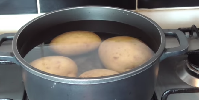 Patatas rellenas frías cómo se hacen y qué llevan de relleno