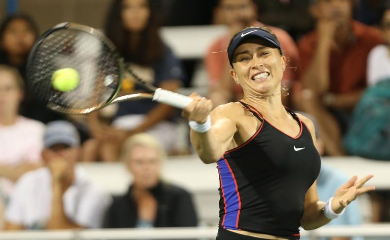 Garbiñe Muguruza supera con autoridad su estreno en Tokio y Paula Badosa no puede con Qinwen Zheng