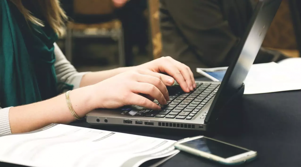 El motivo por el que no deberías trabajar con un portátil en las piernas 68 Algunas recomendaciones