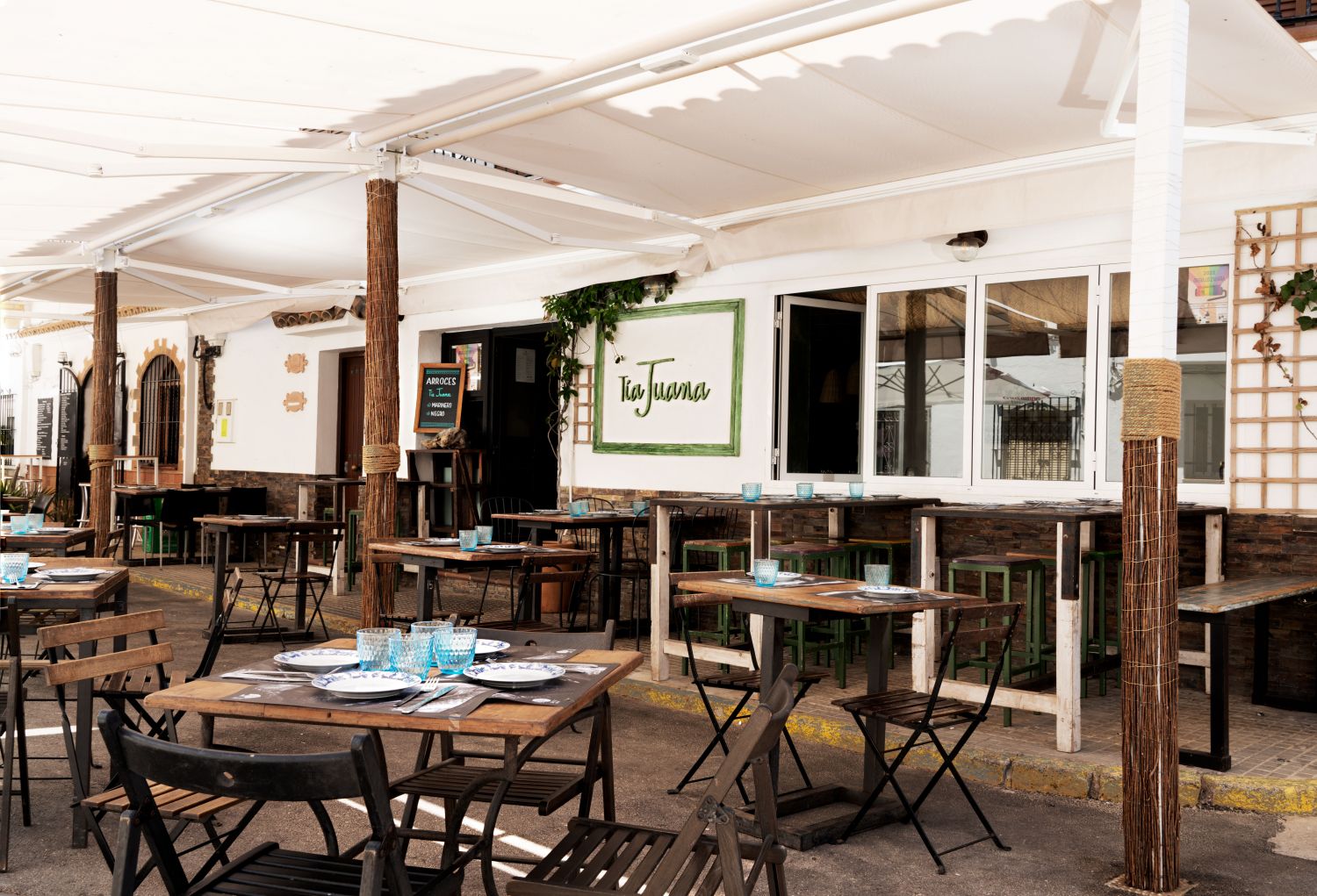 Tía Juana, una taberna gaditana con alma viajera a los pies de la playa de Zahara de los Atunes 1 TABERNA TIA JUANA016
