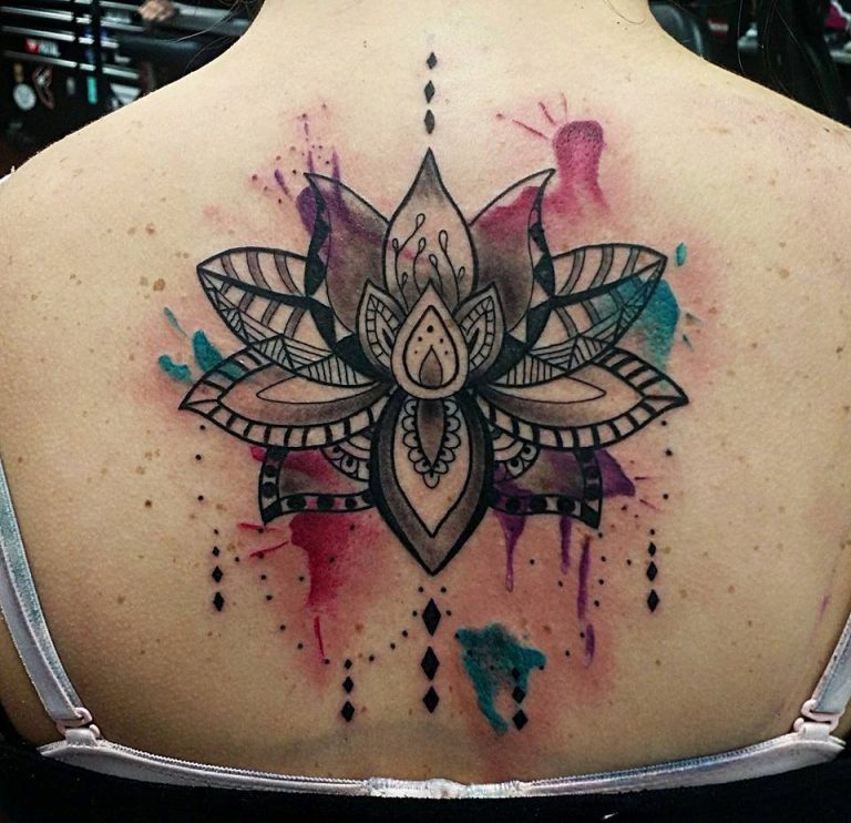 Los tatuajes en color en peligro: los motivos por los que no te podrás hacer uno así