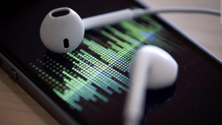 Así le afecta a tu cerebro acelerar la velocidad de los audios de WhatsApp