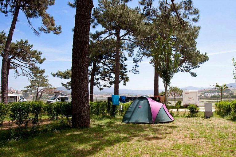 ¿Te gusta acampar? Estos son los mejores campings de España