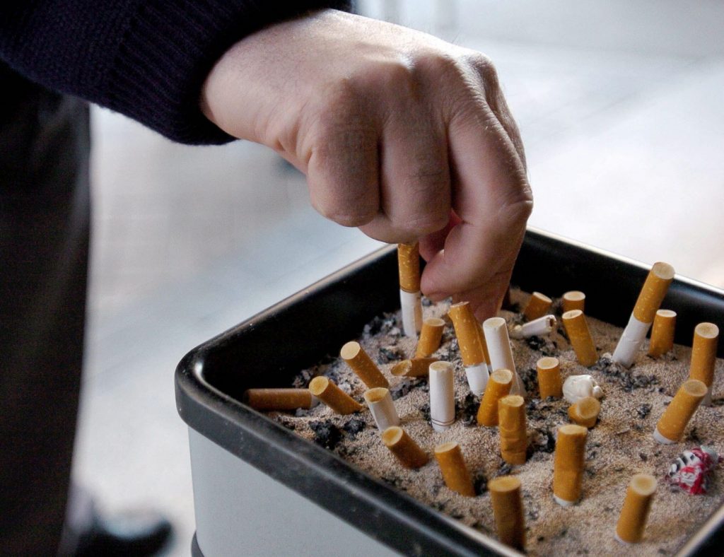 El truco definitivo para eliminar el olor a tabaco de la ropa 76 Bicarbonato de sodio: el mejor aliado para eliminar el olor a tabaco