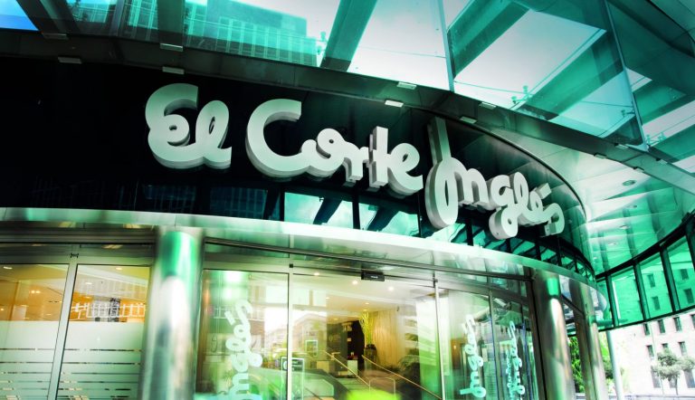 Estos pendientes de Sara Carbonero son un 'must' esta temporada en El Corte Inglés