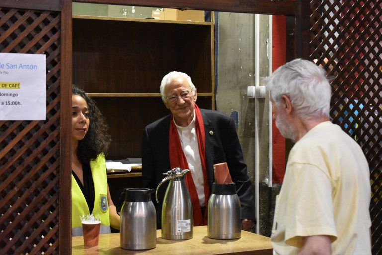 Julissa Reynoso, embajadora de EEUU en España, voluntaria en la Iglesia de San Antón￼
