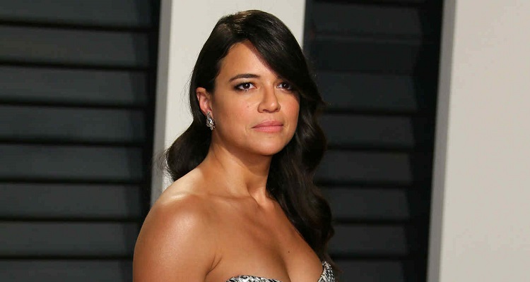 Michael Jackson y otros famosos que tuvieron graves problemas con la ley 22 Michael Jackson y otros famosos que tuvieron graves problemas con la ley