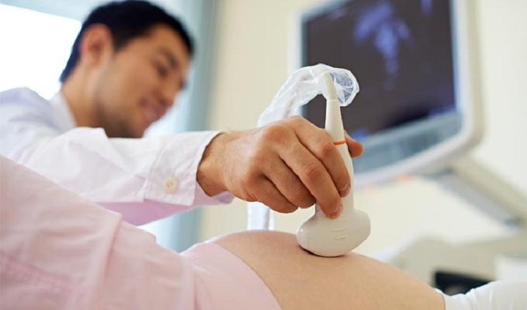 Cosas que no debes permitirle hacer a tu ginecólogo