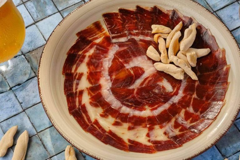 Maximiliano Jabugo es una garantía de calidad en la producción de jamón ibérico de bellota