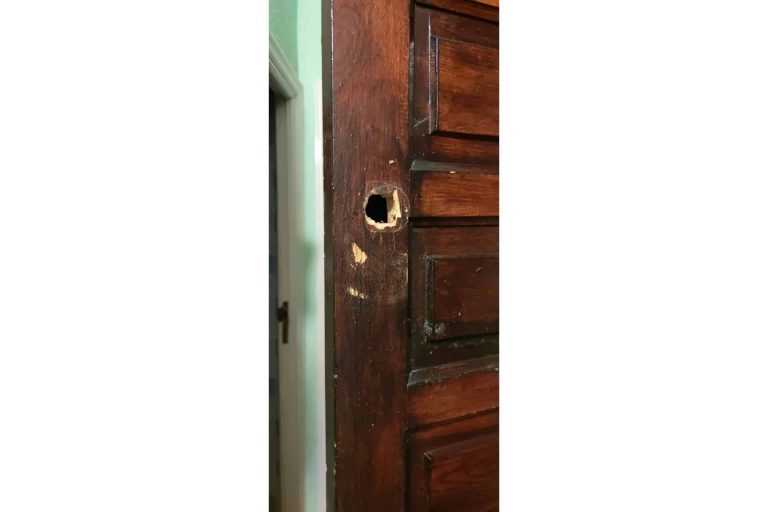MAGDAZU SEGURIDAD CERRAJEROS ofrece soluciones físicas y remotas para la protección de viviendas con muchas probabilidades de ser okupadas