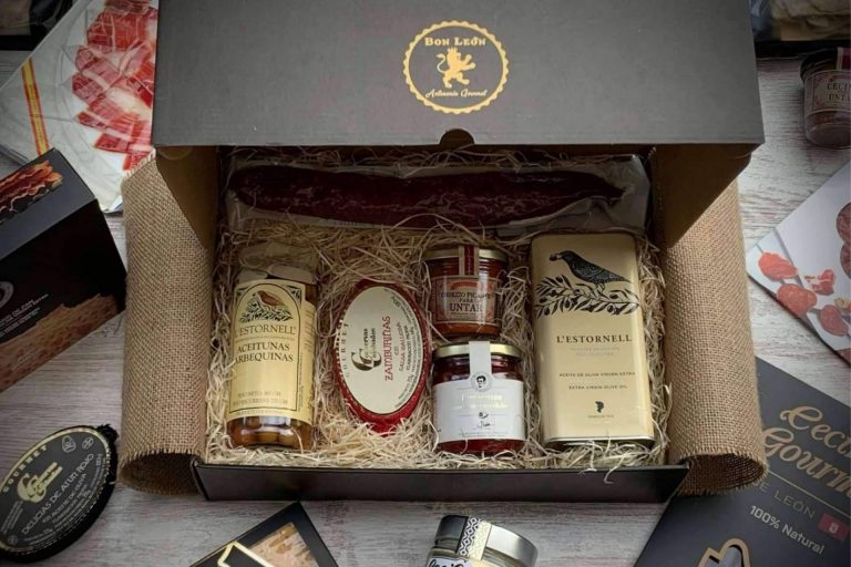El Club Goumet de Bon León permite recibir cada mes productos de calidad y una cesta de embutidos