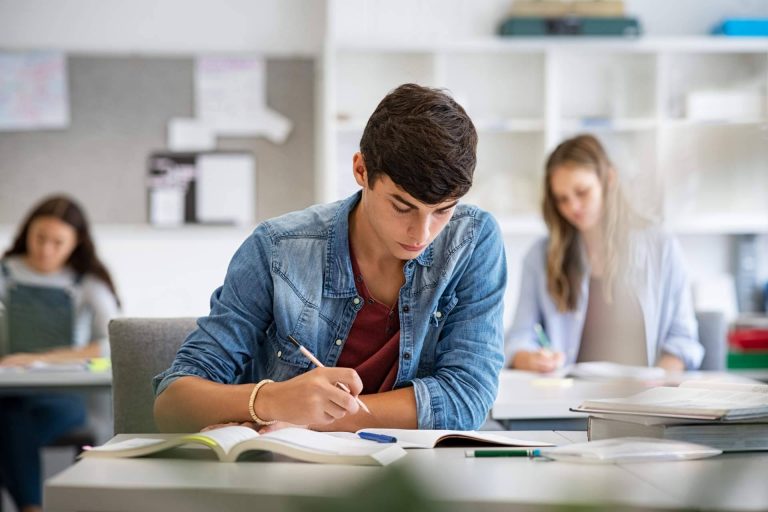 Llevar a cabo una tesis cuantitativa y cualitativa con Ayuda Universitaria