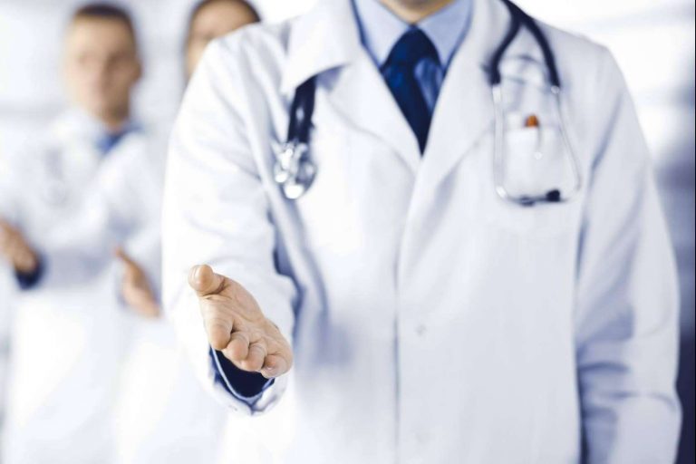 Todos los sanitarios están obligados por la Ley 44/2003 a tener un seguro de responsabilidad civil