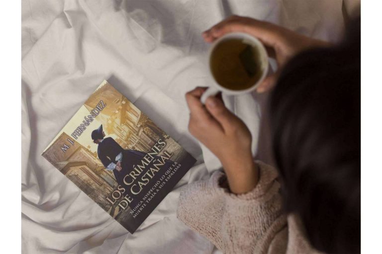 ¿De qué trata la novela policial Los crímenes de Castañal?