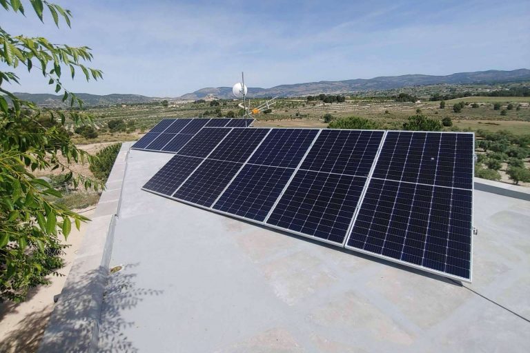 Una de las empresas líderes en instalación de placas solares en Alicante, EsTuLuz