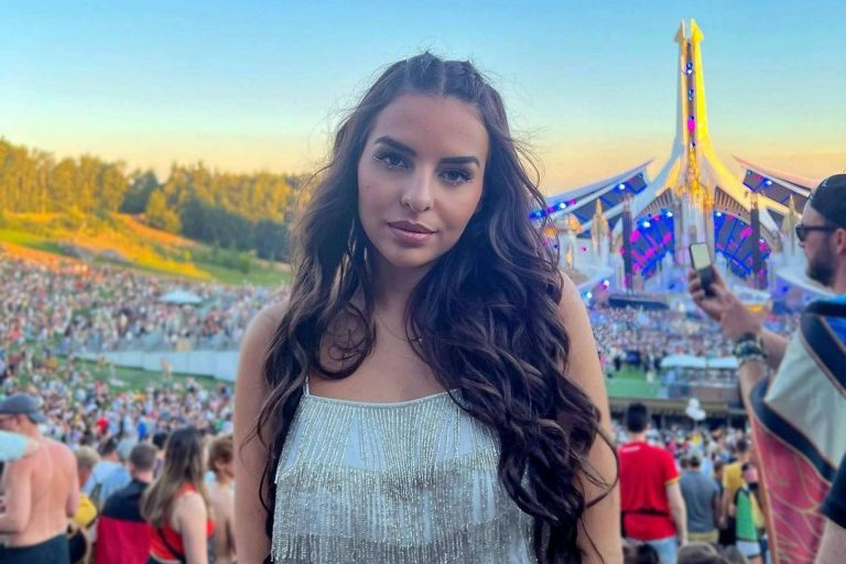 Los trends más virales de bailes y lipsync en TikTok con Emilia Chaouchi