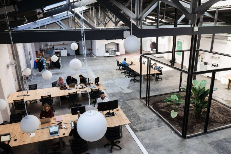 Encontrar oficinas en Barcelona de manera rápida con Sitandplug