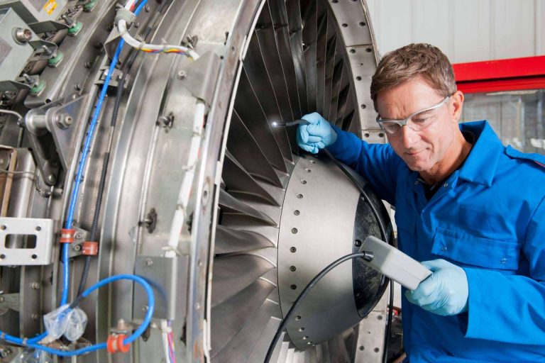 Servicios de inspección y control de calidad de la mano de BM Consulting Engineering