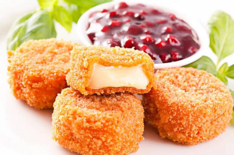 La receta de queso frito con mermelada para una cena de lujo