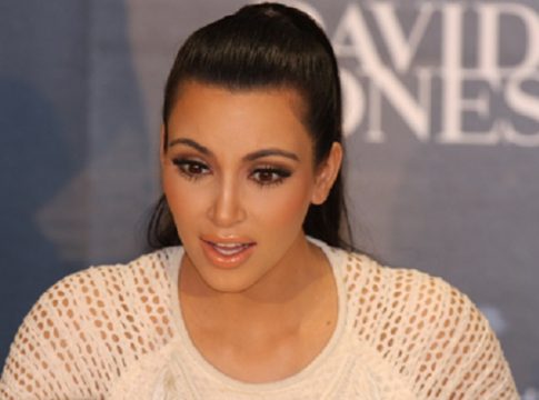 kim-kardashian-2 Famosos que se casaron siendo unos críos