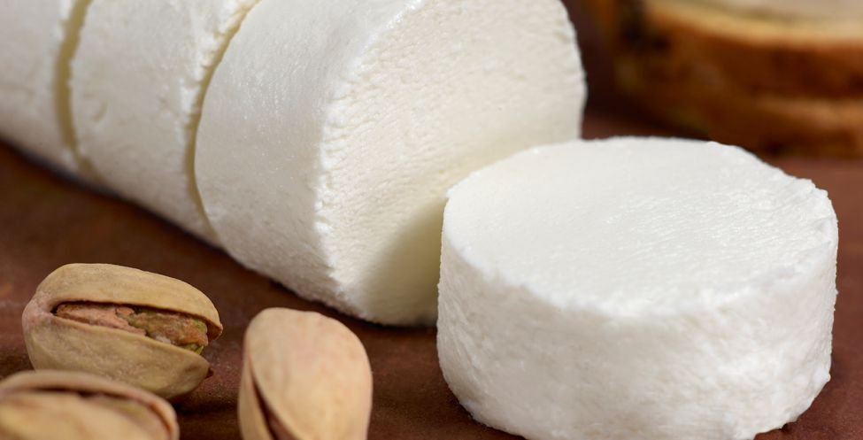 Quesos que sí puedes comer aunque estés a dieta