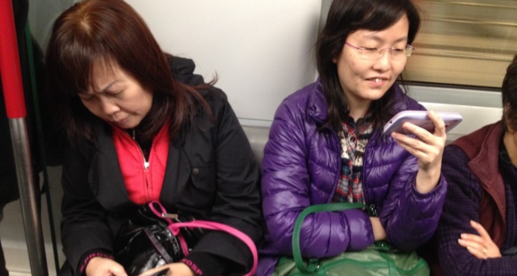 Fotos que demuestran cómo lamentablemente tu móvil te cambió la vida