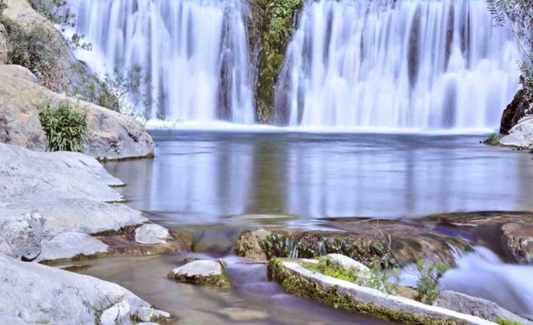 Piscinas naturales de España para olvidarte del mar