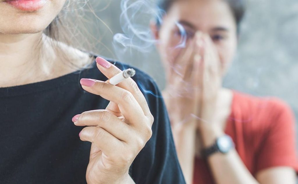 El truco definitivo para eliminar el olor a tabaco de la ropa 79 Si no se obtienen los resultados esperados, no quedará más remedio que lavar la ropa