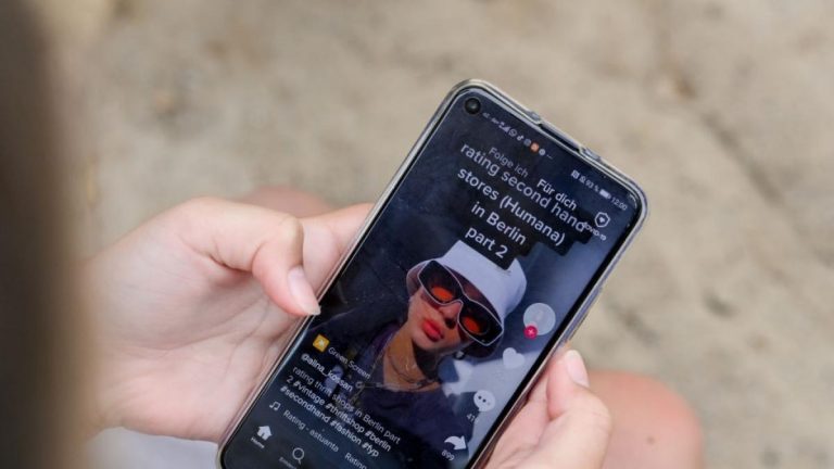 TikTok prueba un nuevo 'feed' que permite compartir contenido local