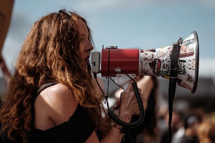 Por qué los jóvenes no quieren saber nada de política