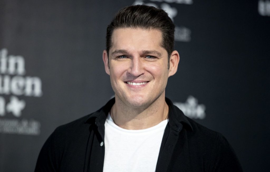 La enfermedad incurable que atormenta a este exconcursante de Operación Triunfo 79 Manu no lo consiguió solo