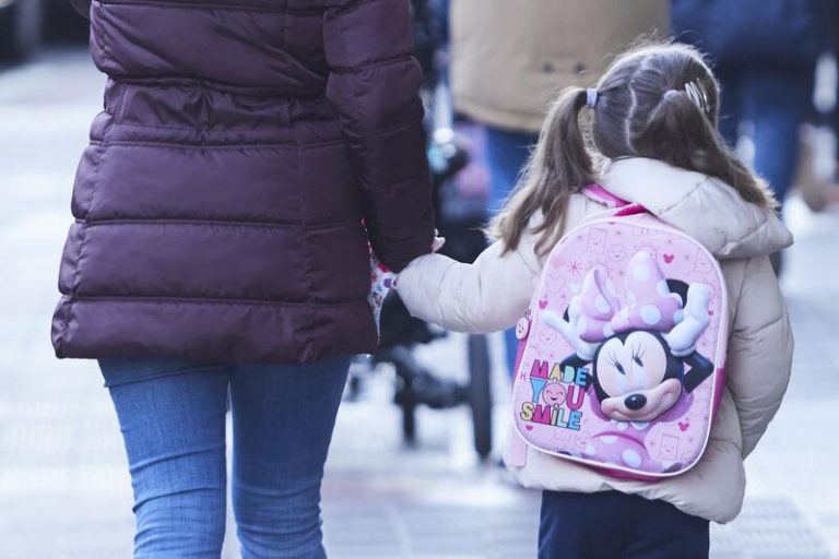 Las familias afrontan la 'vuelta al cole' preocupadas por el encarecimiento del coste